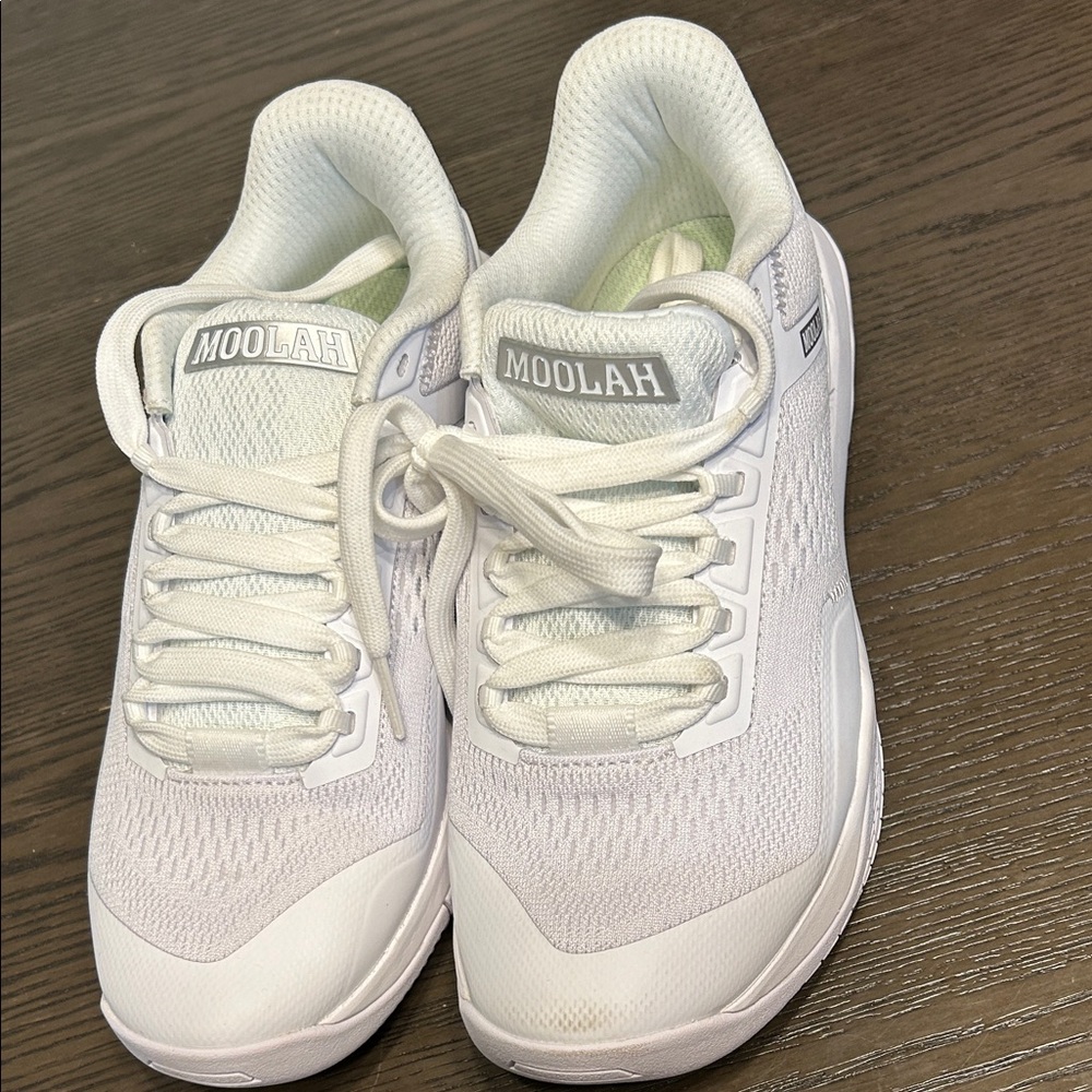 Moolah Women's White Athletic Shoes